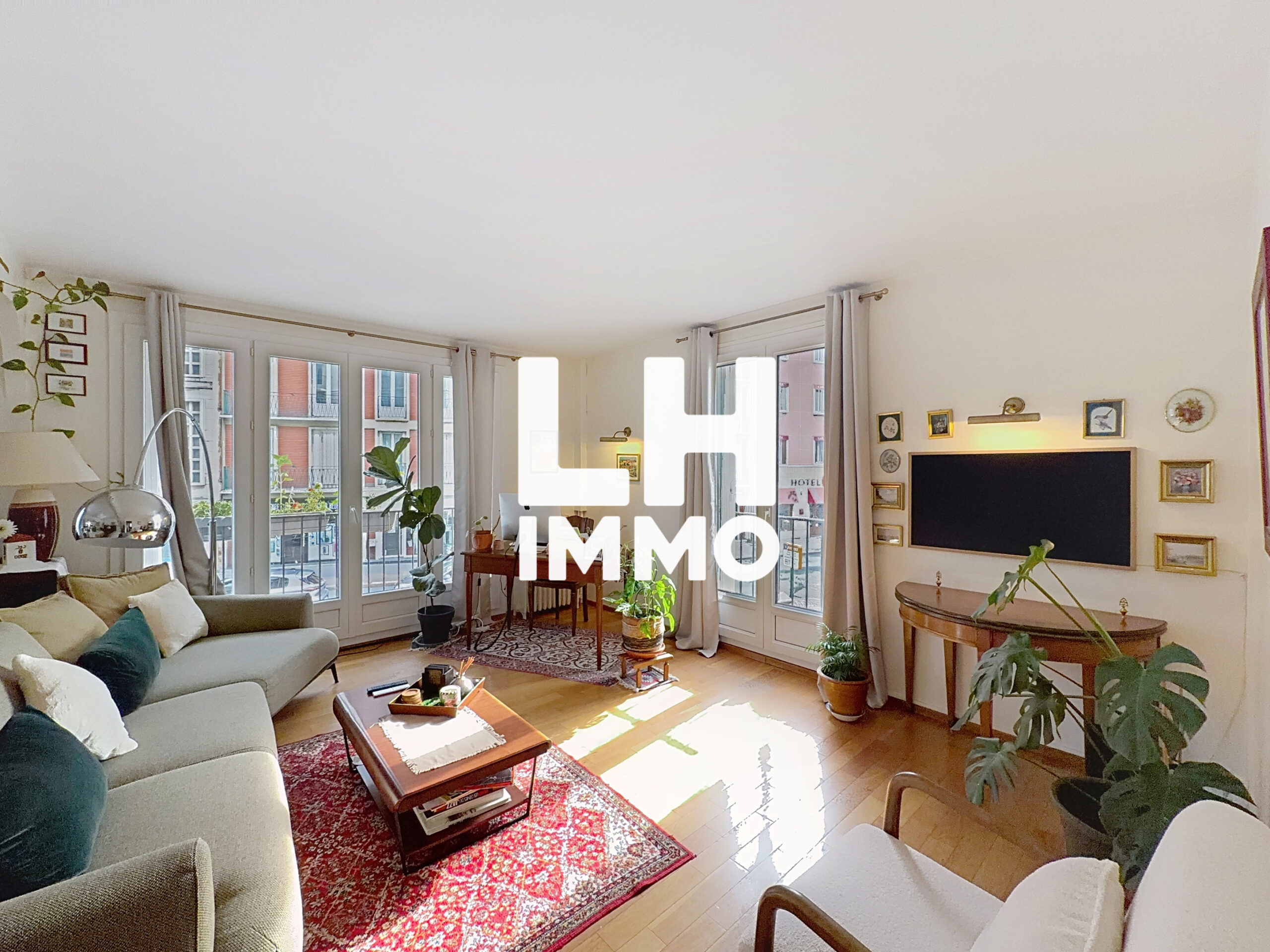HYPER CENTRE-VILLE – Appartement T4
